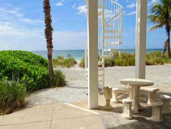 Right on Anna Maria Island Beach 3 Bedroom Condo Sleeps 6