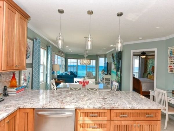 Right on Anna Maria Island Beach 3 Bedroom Condo Sleeps 6