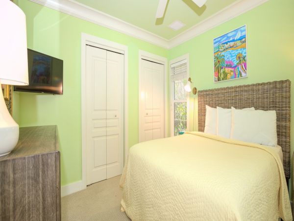 Captiva Luxury Vacation Rental Sleeps 10 - Bay Views