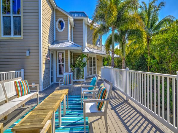 Captiva Luxury Vacation Rental Sleeps 10 - Bay Views