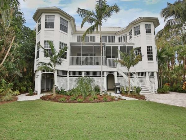 Captiva Luxury Rental with Five Bedrooms and Bay Views