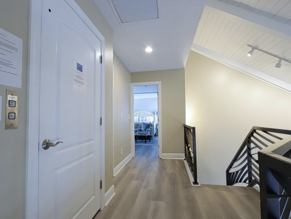 Luxury Florida Rental Sleeps 14 with Five Bedrooms Across From Beach