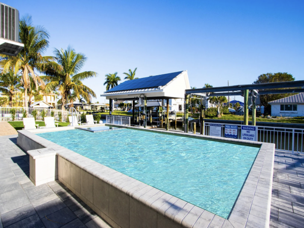 Luxury Florida Rental Sleeps 14 with Five Bedrooms Across From Beach