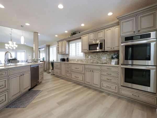 Luxury Florida Rental Sleeps 14 with Five Bedrooms Across From Beach