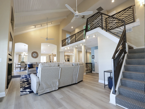 Luxury Florida Rental Sleeps 14 with Five Bedrooms Across From Beach