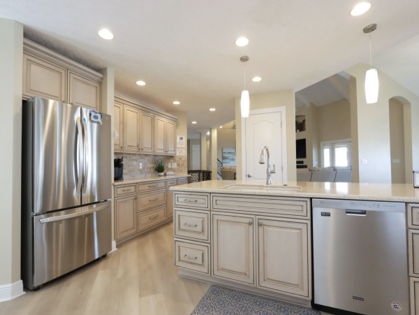 Luxury Florida Rental Sleeps 14 with Five Bedrooms Across From Beach