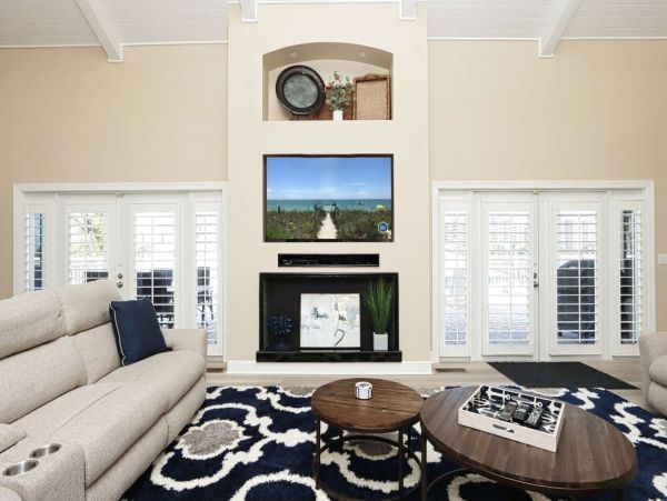 Luxury Florida Rental Sleeps 14 with Five Bedrooms Across From Beach