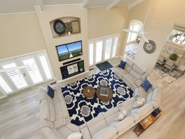 Luxury Florida Rental Sleeps 14 with Five Bedrooms Across From Beach