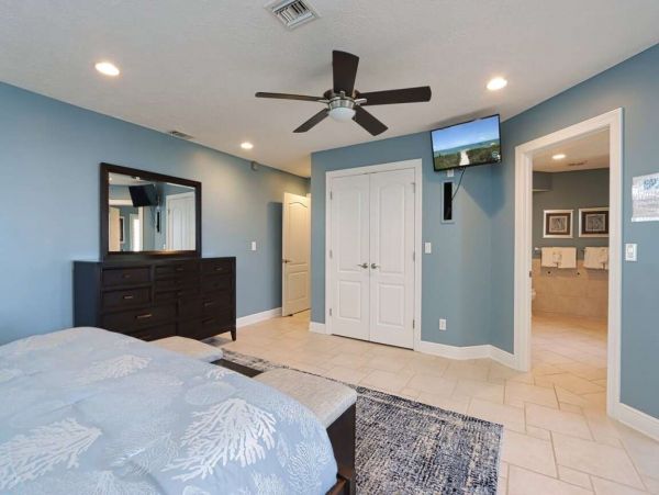Luxury Florida Rental Sleeps 14 with Five Bedrooms Across From Beach