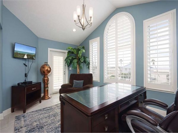 Luxury Florida Rental Sleeps 14 with Five Bedrooms Across From Beach