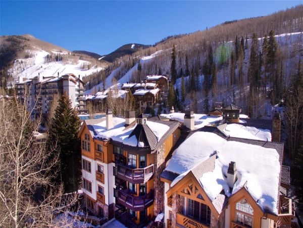 Beautiful Vacation End Condo Walk to Lift Sleeps 6