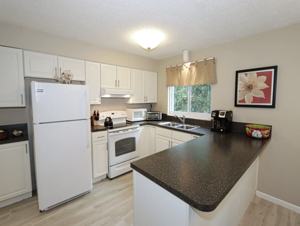 Lovely Vacation Condo in Sanibel with Partial Gulf Views