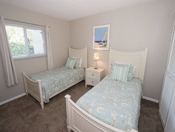 Lovely Vacation Condo in Sanibel with Partial Gulf Views
