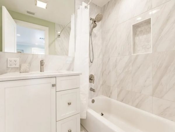 Luxury 3 Bedroom Siesta Key Rental Home Short Walk to Beach