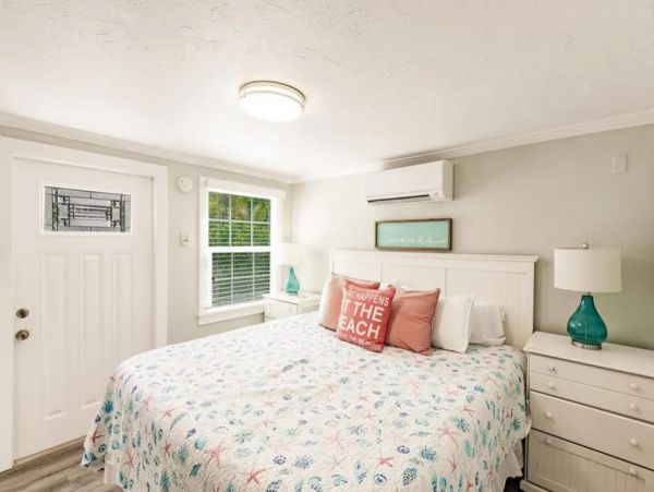 Luxury 3 Bedroom Siesta Key Rental Home Short Walk to Beach