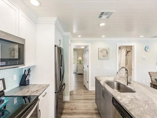 Luxury 3 Bedroom Siesta Key Rental Home Short Walk to Beach