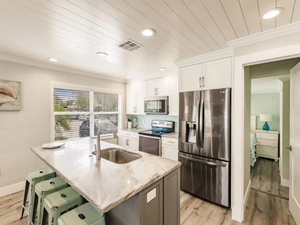 Luxury 3 Bedroom Siesta Key Rental Home Short Walk to Beach