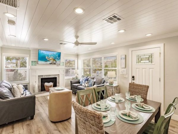 Luxury 3 Bedroom Siesta Key Rental Home Short Walk to Beach