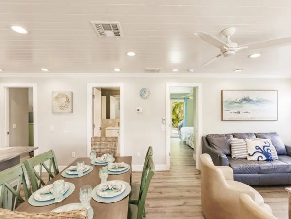 Luxury 3 Bedroom Siesta Key Rental Home Short Walk to Beach