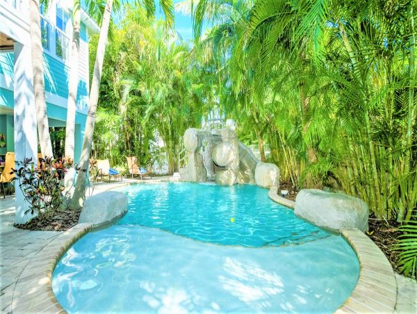 Anna Maria 6 Bedroom Luxury Vacation Rental Home - Sleeps 12