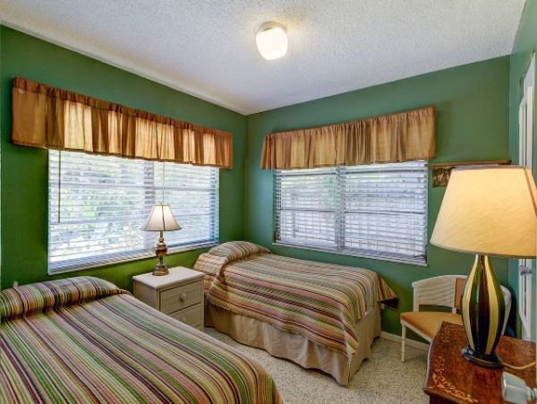 Siesta Key Vacation Condo Two Bedroom Walk to Beach