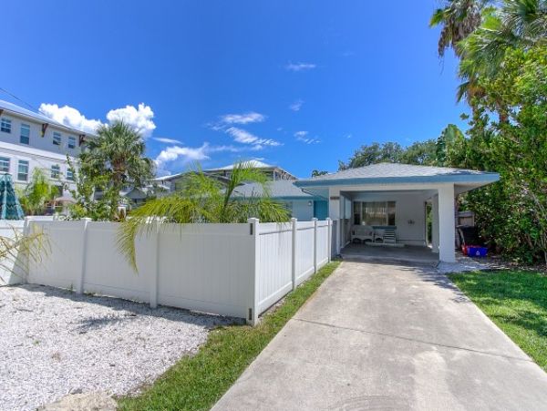 Siesta Key Vacation Condo Two Bedroom Walk to Beach