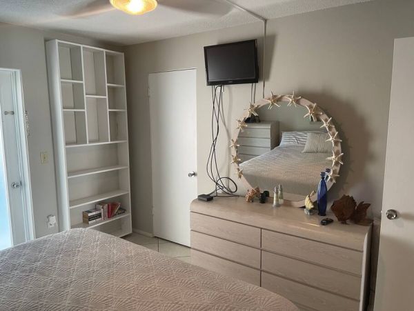 Siesta Key Vacation Rental Half Block to Siesta Key Village