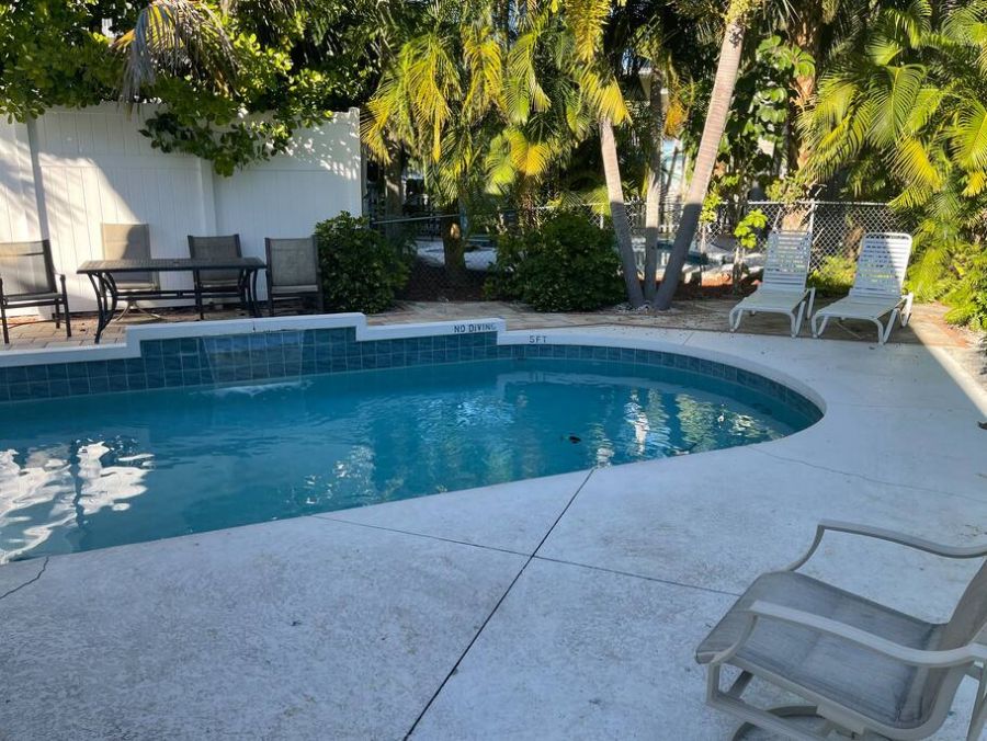 Siesta Key Vacation Rental Half Block to Siesta Key Village