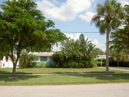 Charming Cottage in the heart of Siesta Key Village!