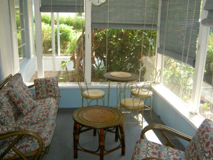 Charming Cottage in the heart of Siesta Key Village!