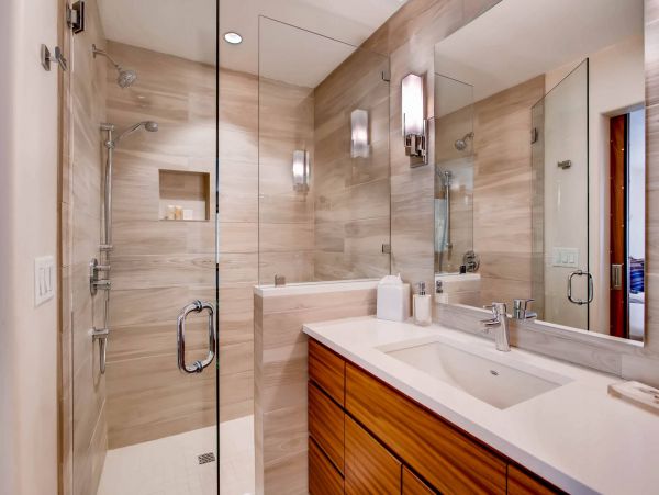 Vail Two Bedroom Sleeps Six 150 Yards to the Gondola.