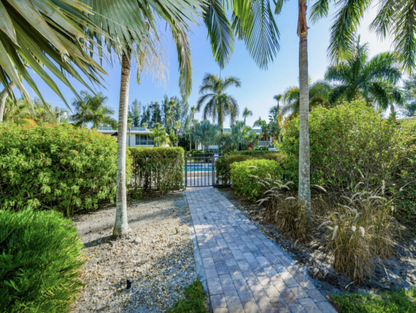 Holme Beach Two Bedroom Condo - Heated Pool - Tennis Court