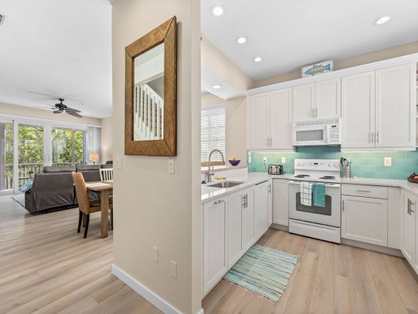 Two Bedroom and Two Bathroom Vacation Condo in Longboat Key