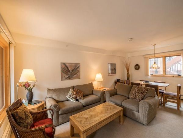 Vail Vacation Condo Sleeps Four Guests