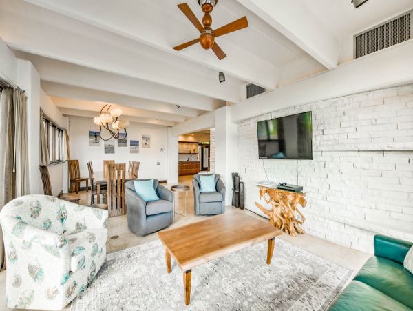 Beautiful Pool Home on Anna Maria Island Sleeps 16