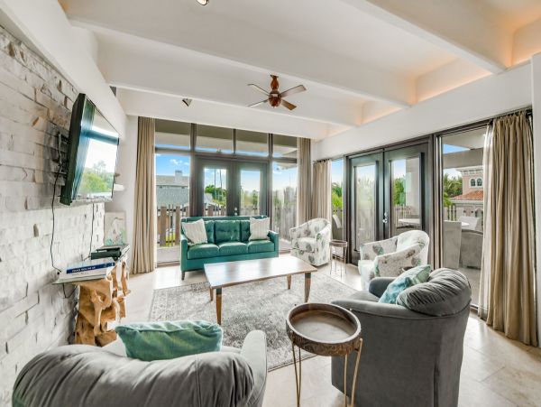 Beautiful Pool Home on Anna Maria Island Sleeps 16