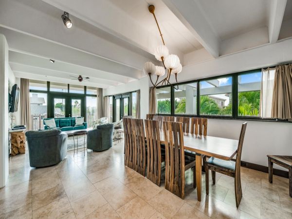 Beautiful Pool Home on Anna Maria Island Sleeps 16