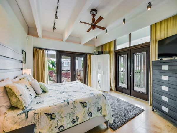 Beautiful Pool Home on Anna Maria Island Sleeps 16