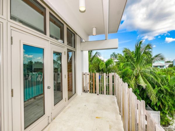 Beautiful Pool Home on Anna Maria Island Sleeps 16