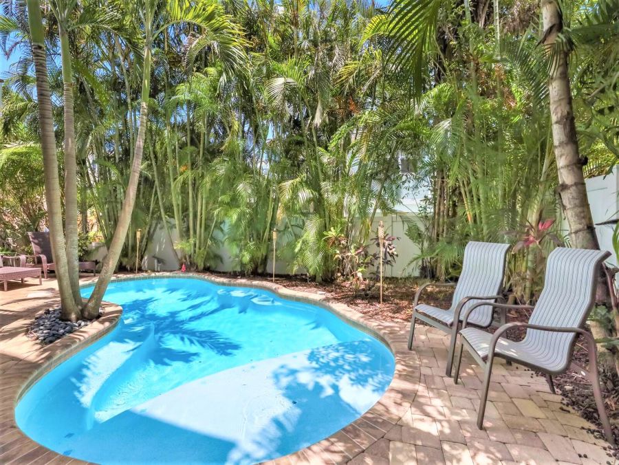 Four Bedroom Luxury Rental with Pool  on Anna Maria Island.
