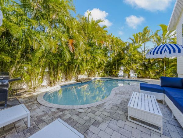 Anna Maria Island Luxury Vacation Rental Home With Pool