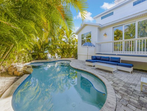 Anna Maria Island Luxury Vacation Rental Home With Pool
