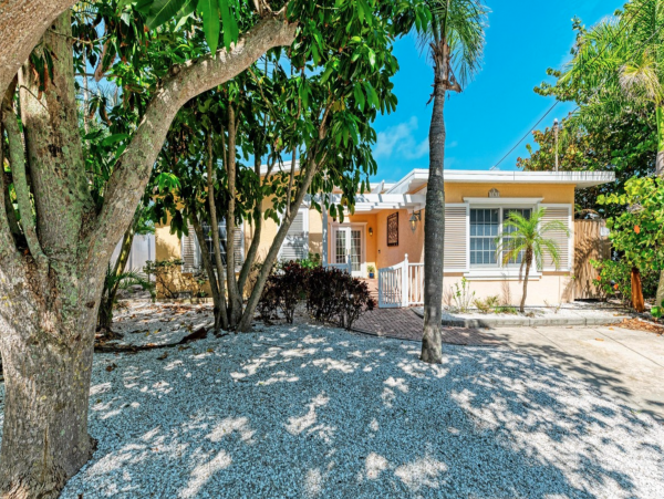 Anna Maria Beachfront 3 Bedroom Vacation Rental Home