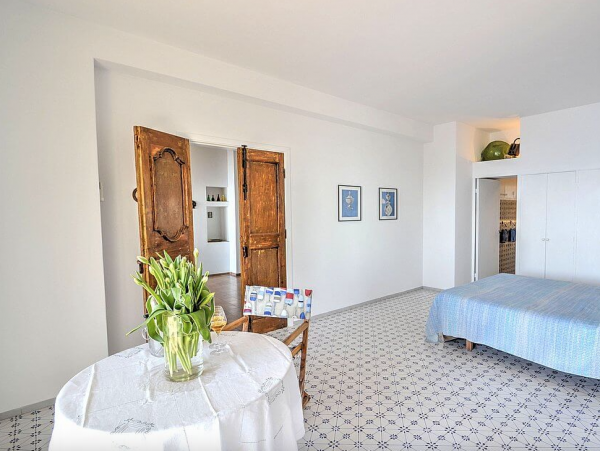 Three Bedroom Positano Villa 490 ft from Beach!