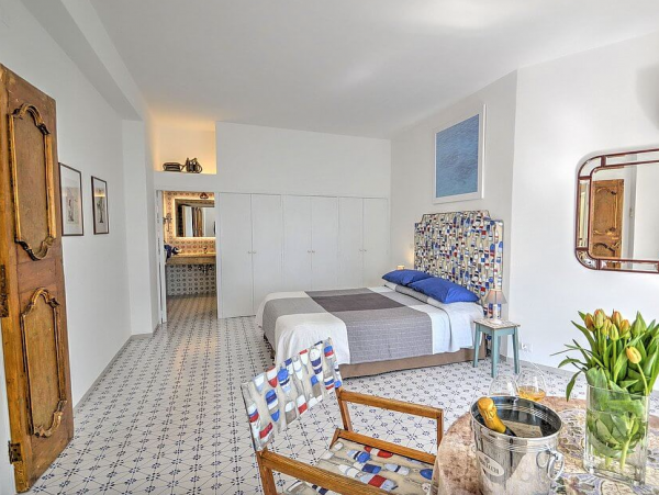 Three Bedroom Positano Villa 490 ft from Beach!