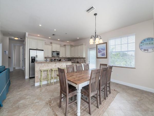 Six Bedroom Vacation Rentals on Anna Maria Island Sleeps 12