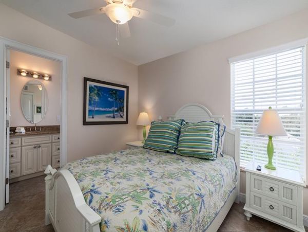 Six Bedroom Vacation Rentals on Anna Maria Island Sleeps 12