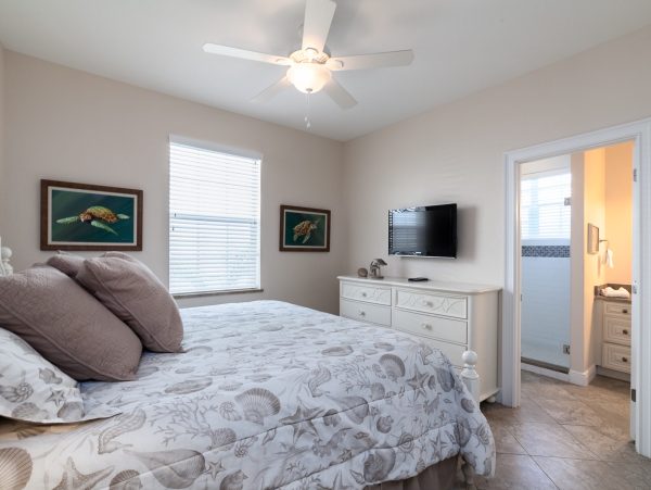 Holmes Beach Home With Private Pool Near the Gulf