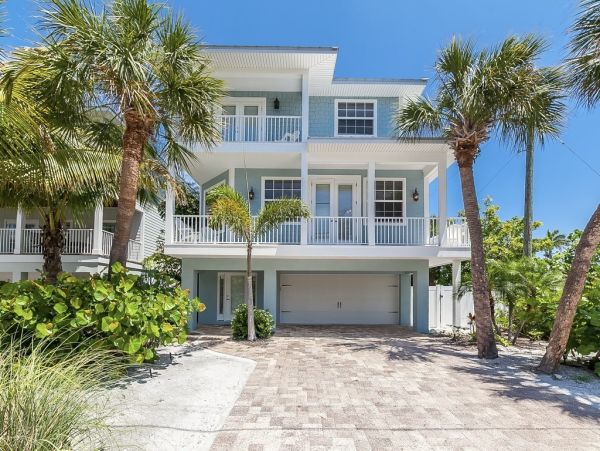 Holmes Beach Home With Private Pool Near the Gulf