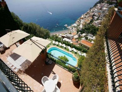 Pool & Sea View